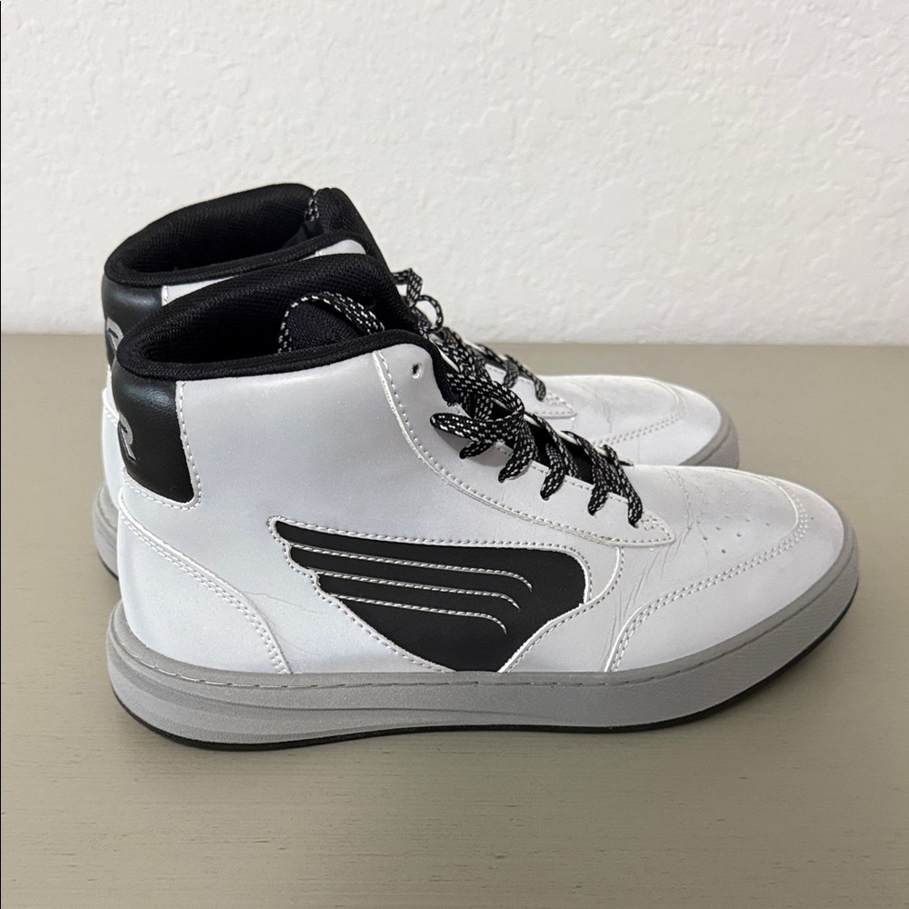 TYR “For What It’s Worth” High Top Women’s Trainers